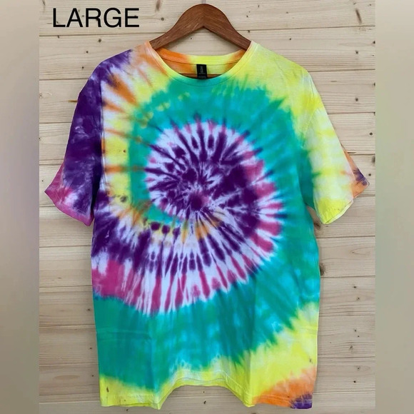 GILDAN Soft Style | Tie-Dye T-Shirt | Color: Assorted | Size: S, M, L - Picture 5 of 7